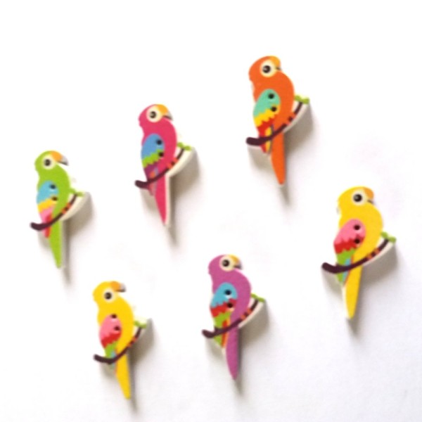 6 Boutons en bois - oiseaux multicolore - 16x34mm – f3N2 - Photo n°1