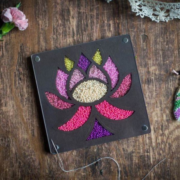 1 pc Lotus Fleur En Bois Perles Organisateur Artisanat Boîte, Fabrication De Bijoux Mallette De Rang - Photo n°2